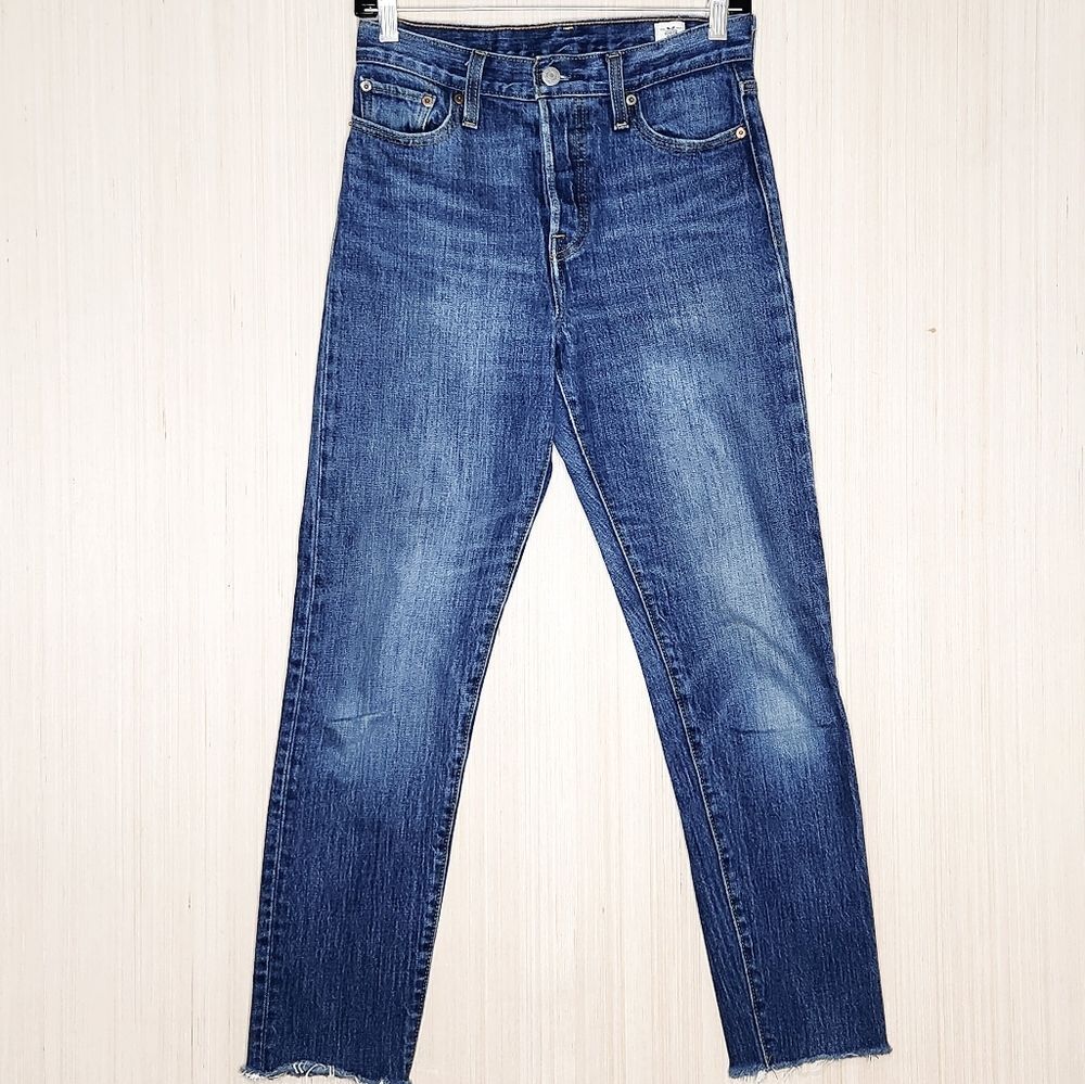 Levi's Wedgie Fit High Rise Ankle Jeans 26 White Oak Cone Denim Raw Hem Heritage